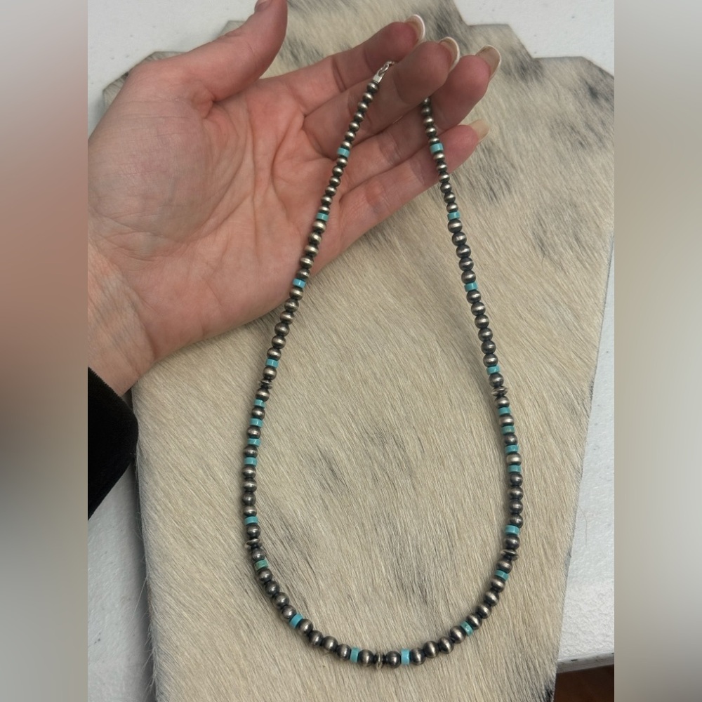 Native American Sterling Silver Graduated Navajo Pearl Saucer Turquoise Necklace - Picture 2 of 10